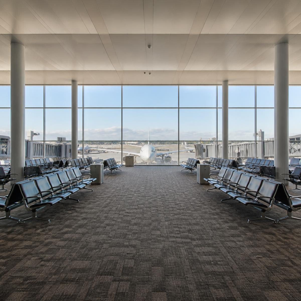 Photograph for the word „аеродром“ (airport)