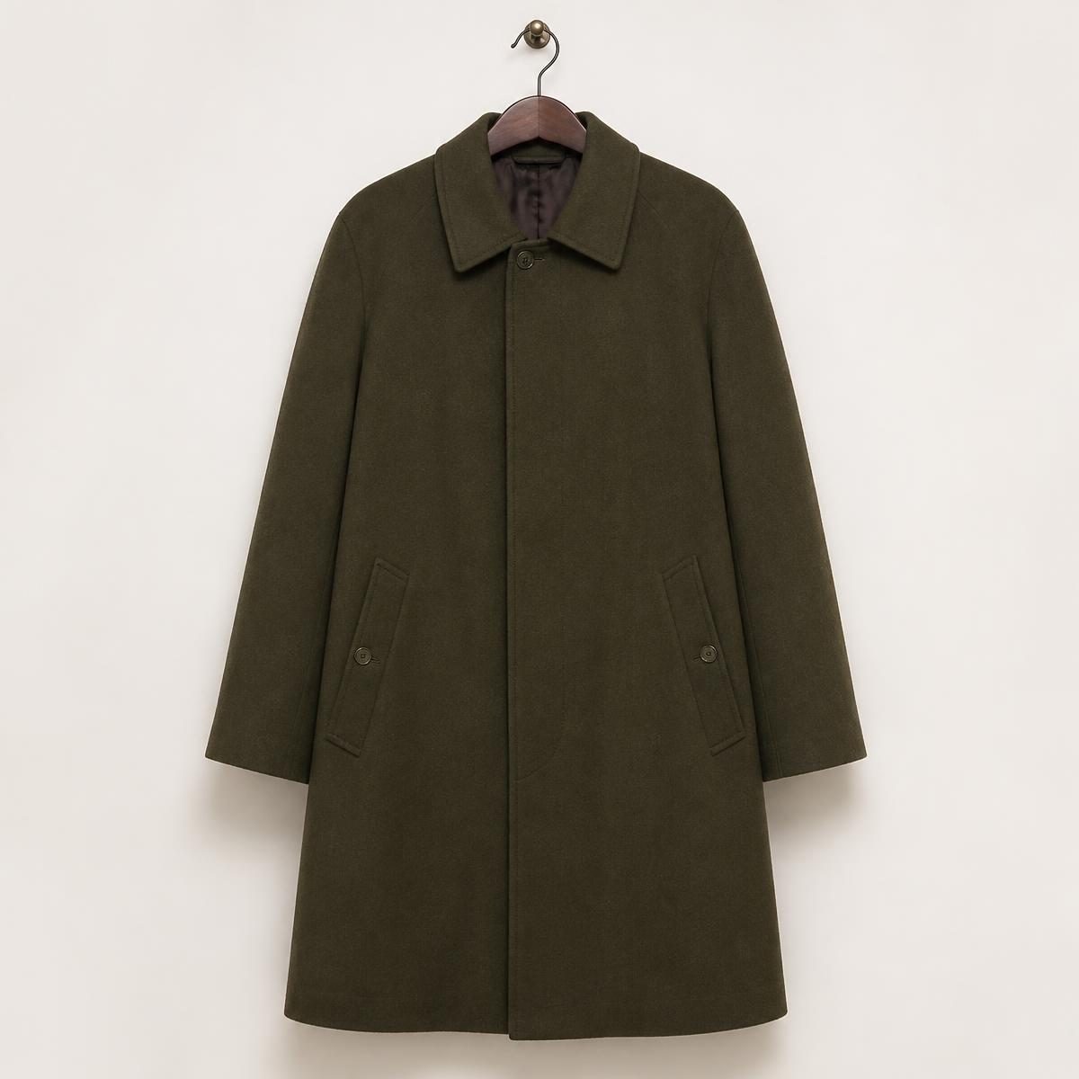 Photograph for the word „капут“ (coat)