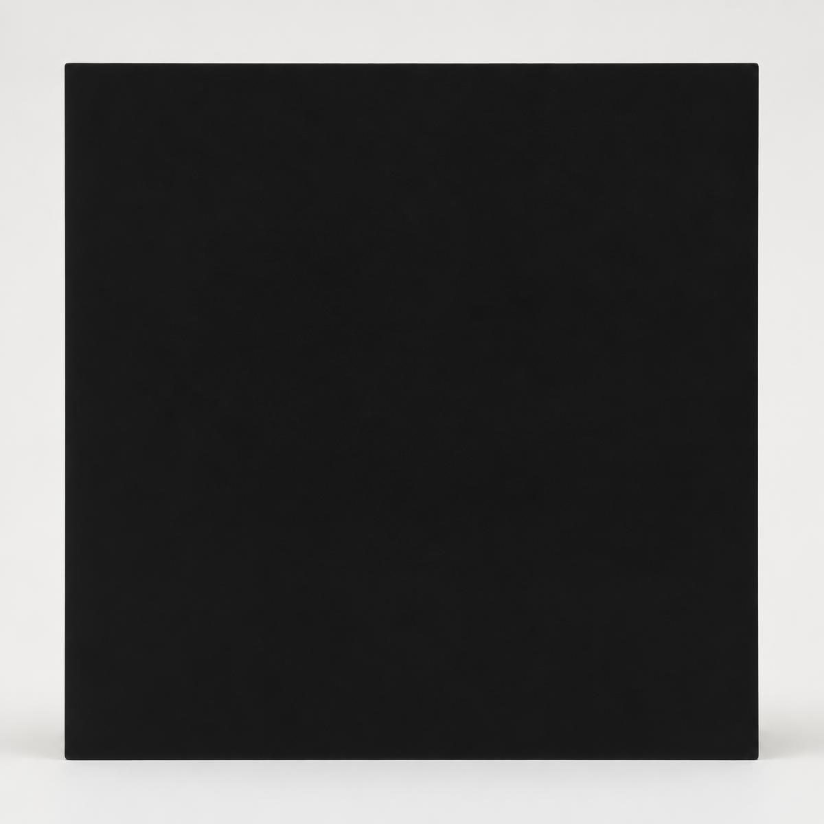 Photograph for the word „црн“ (black)