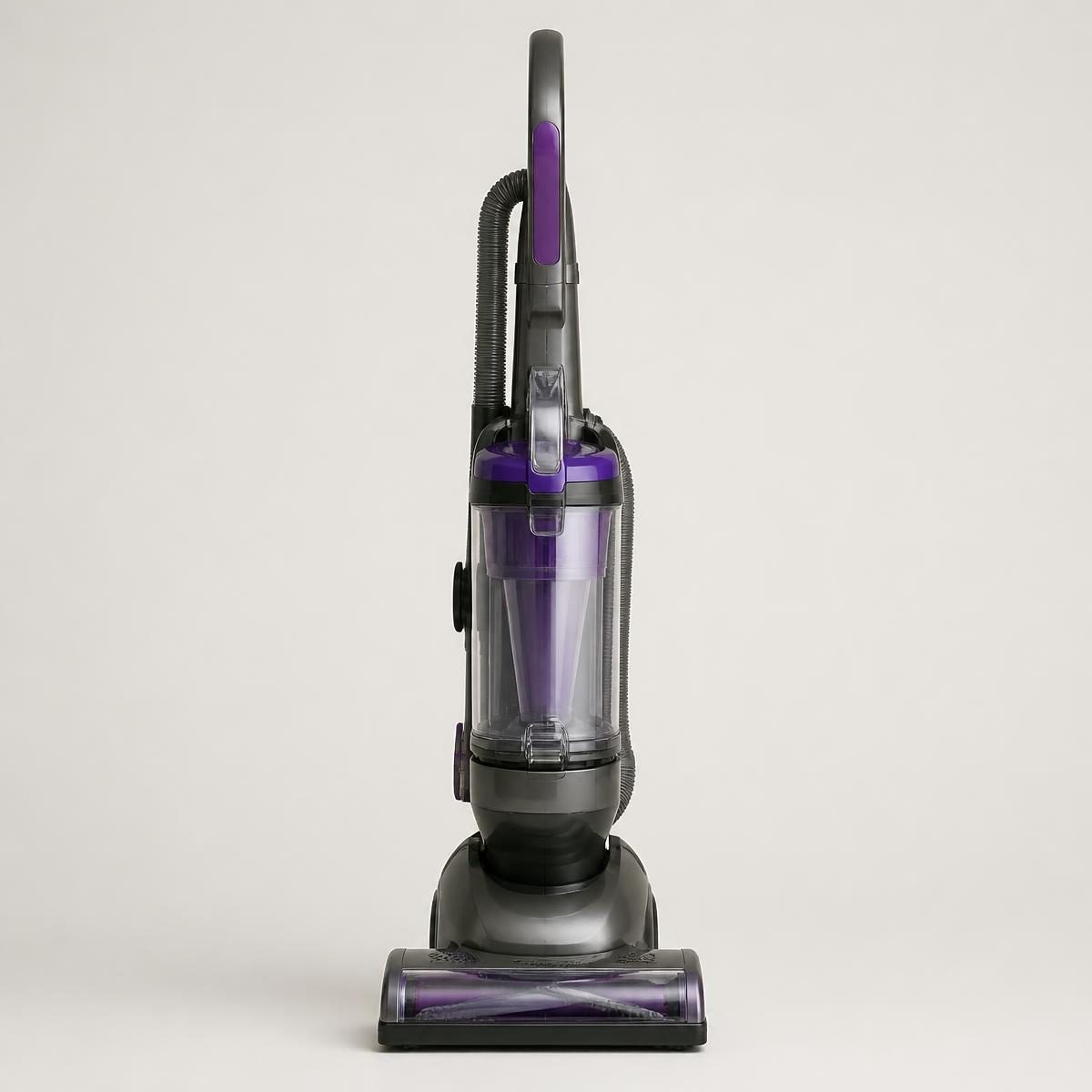 Photograph for the word „усисивач“ (vacuum cleaner)