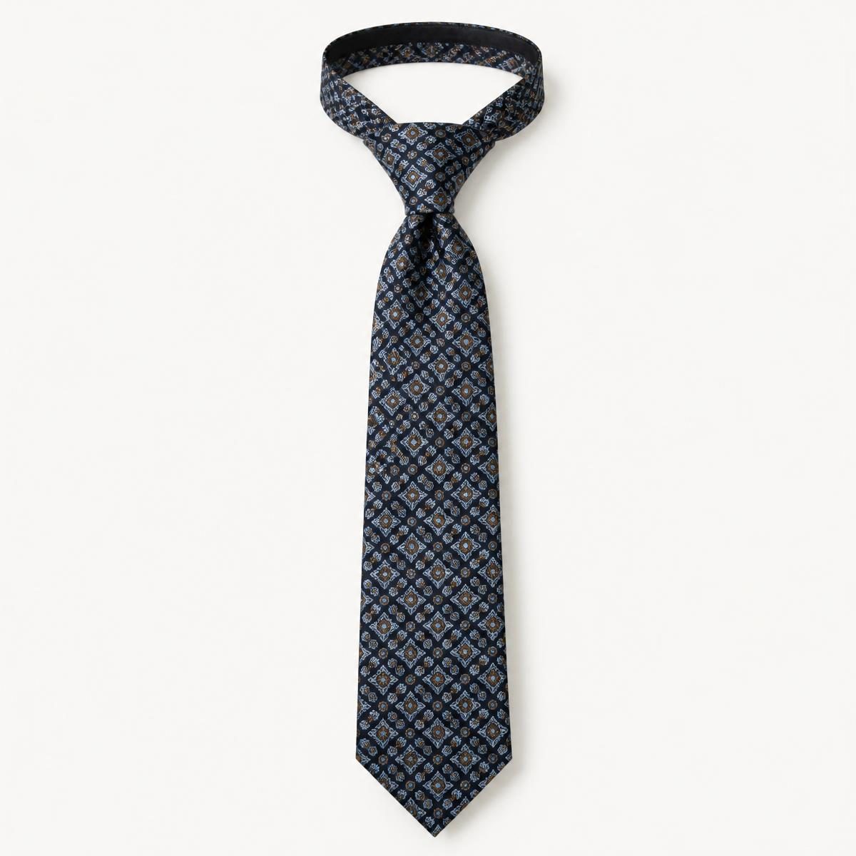 Photograph for the word „кравата“ (necktie)