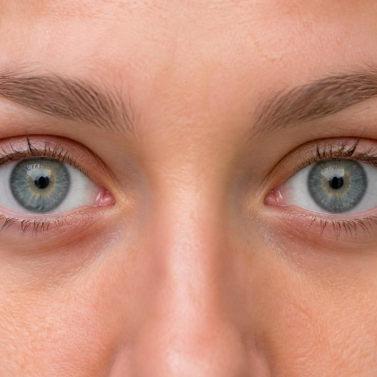 Photograph for the word „очи“ (eyes)