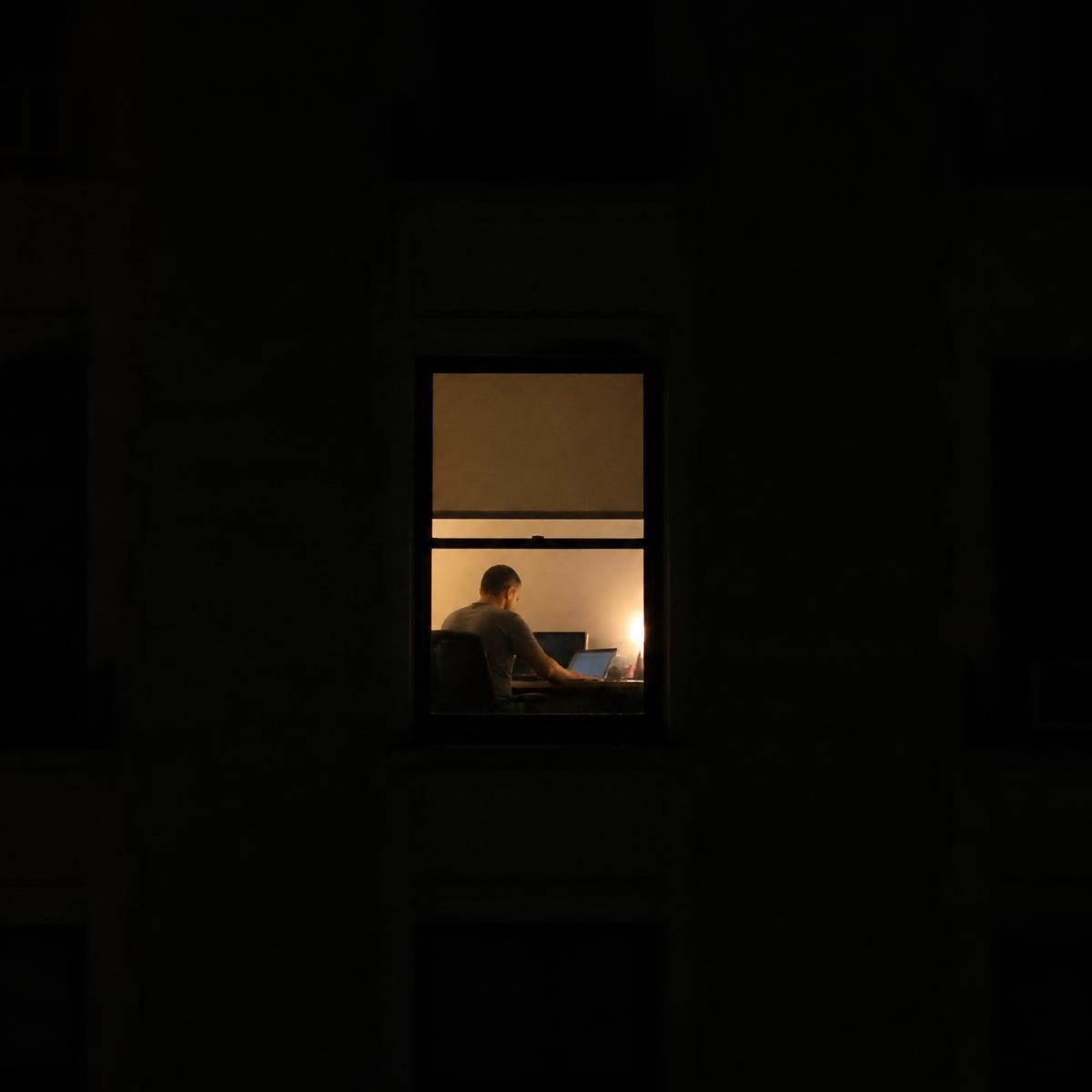 Photograph for the word „касно“ (late)
