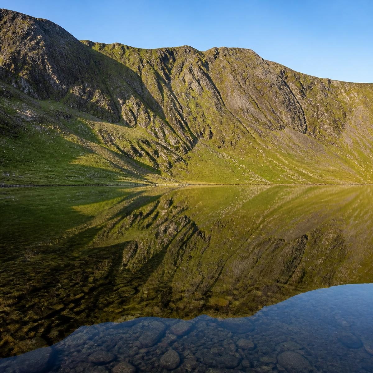 Photograph for the word „језеро“ (lake)