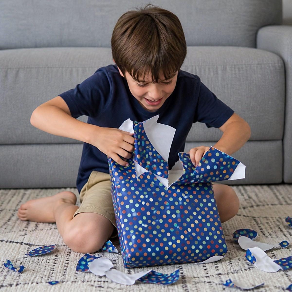 Photograph for the word „отпаковати“ (to unwrap)