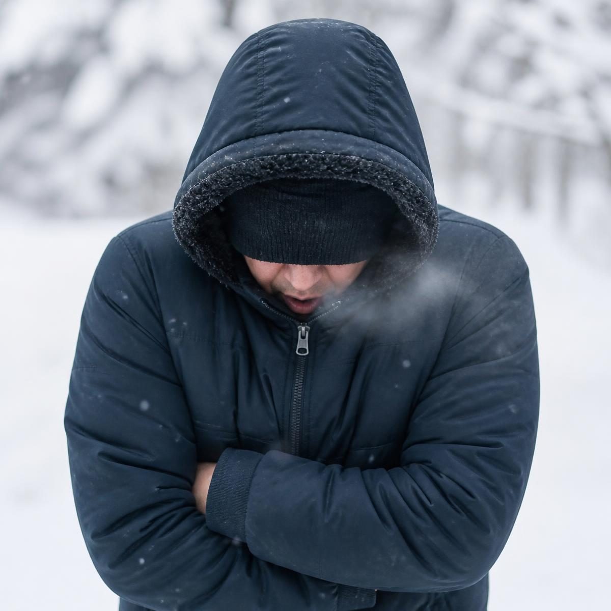 Photograph for the word „смрзнути се“ (to freeze (of a person))