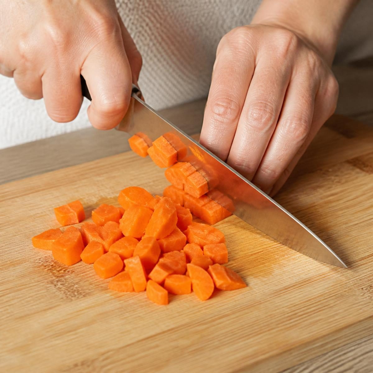 Photograph for the word „исећи“ (to cut, cut up (perfective))