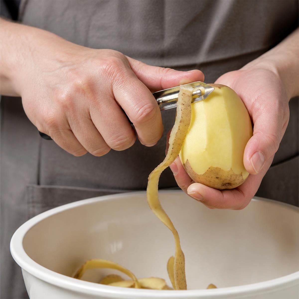 Photograph for the word „љуштити“ (to peel (imperfective))