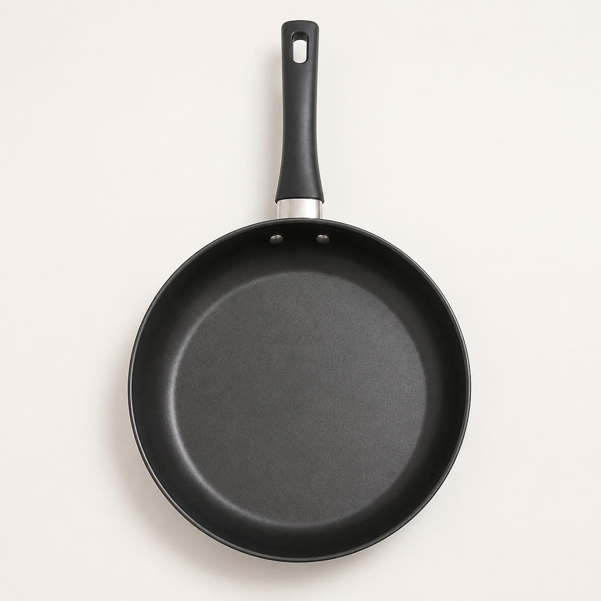 Photograph for the word „тигањ“ (frying pan)