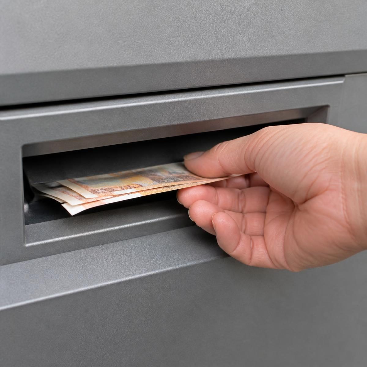 Photograph for the word „подићи“ (to withdraw (money) (perfective))