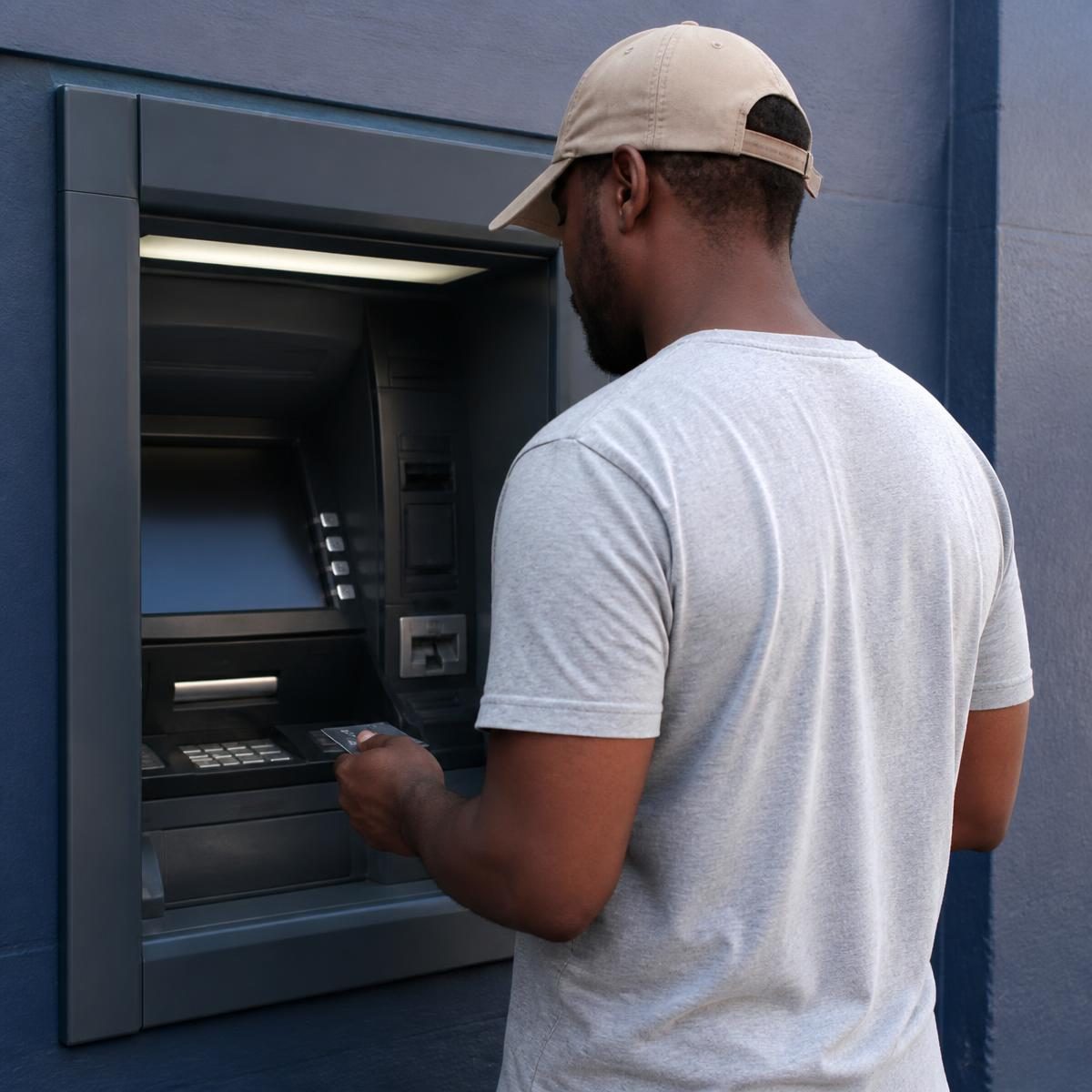 Photograph for the word „подизати“ (to withdraw (money) (imperfective))