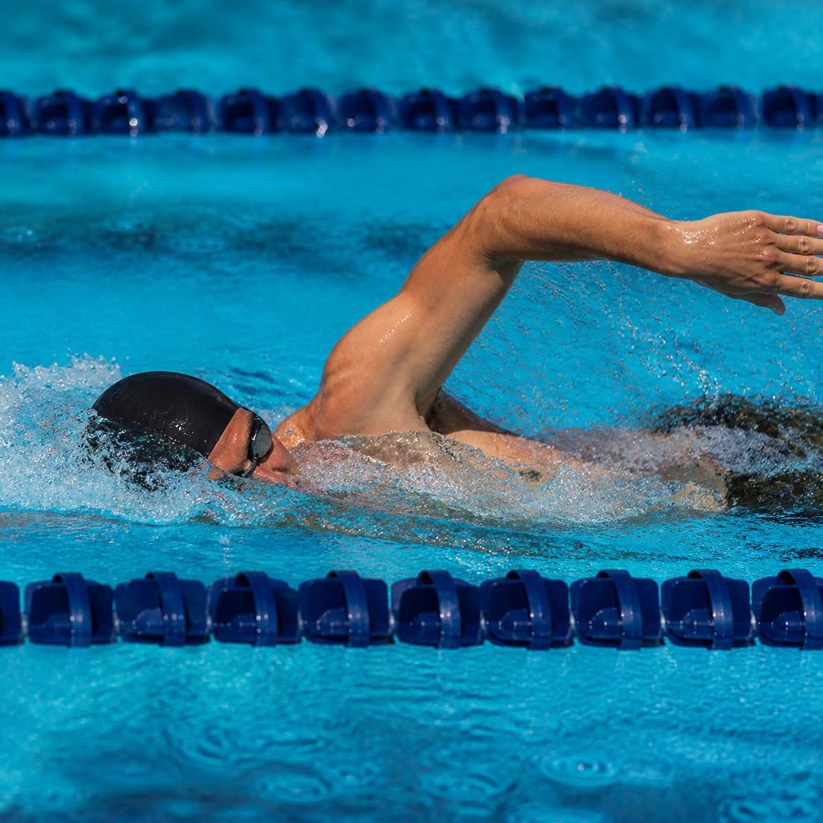 Photograph for the word „пливање“ (swimming)