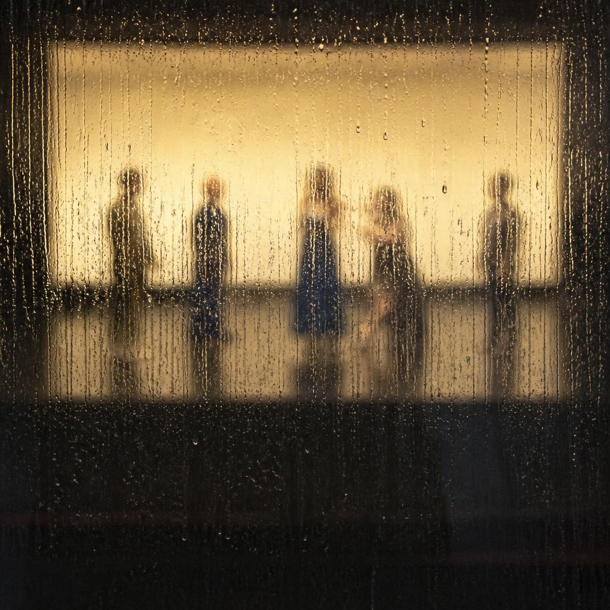 Photograph for the word „замаглити“ (to blur (perfective))
