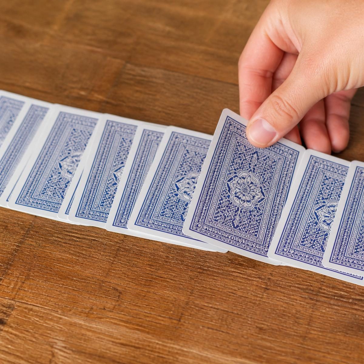 Photograph for the word „извући“ (to pull out, draw)